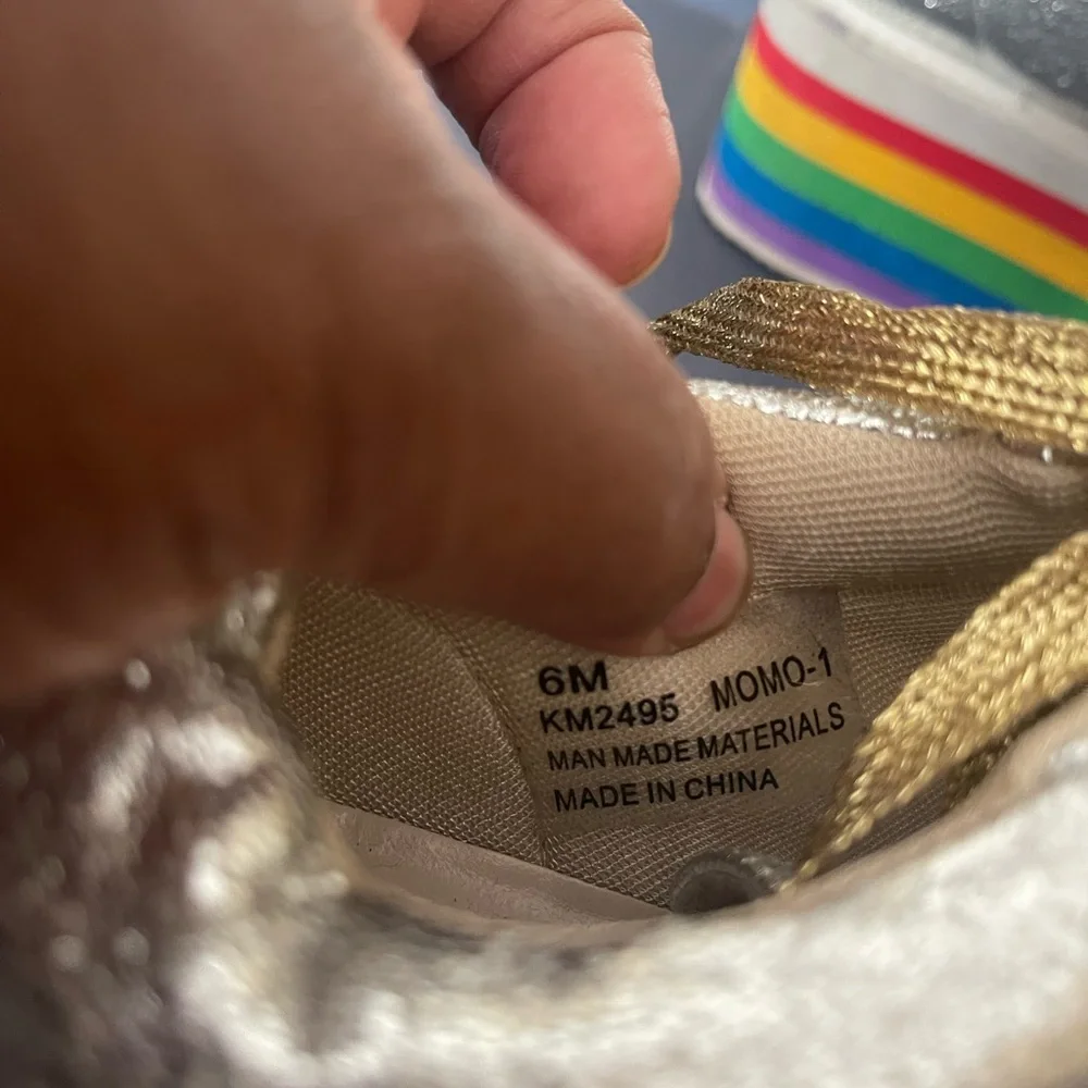 CAPE ROBBIN WOMEN'S MOMO-1 PLATFORM SNEAKER Metallic Silver Rainbow Platform 6 M